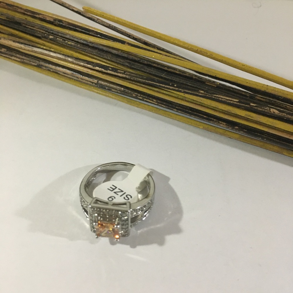 CITRINE RING SIZE 9 - Picture 5 of 6